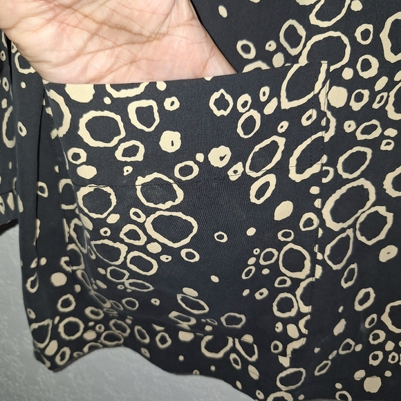 Coldwater Creek Black 100% Silk Long Sleeve Button-Up  Size XL - Picture 6 of 9